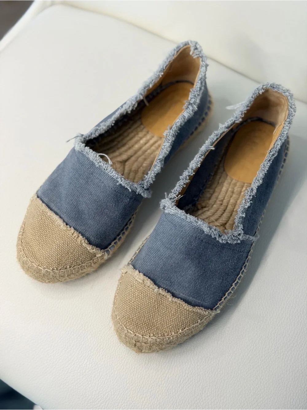 N/A casual canvas